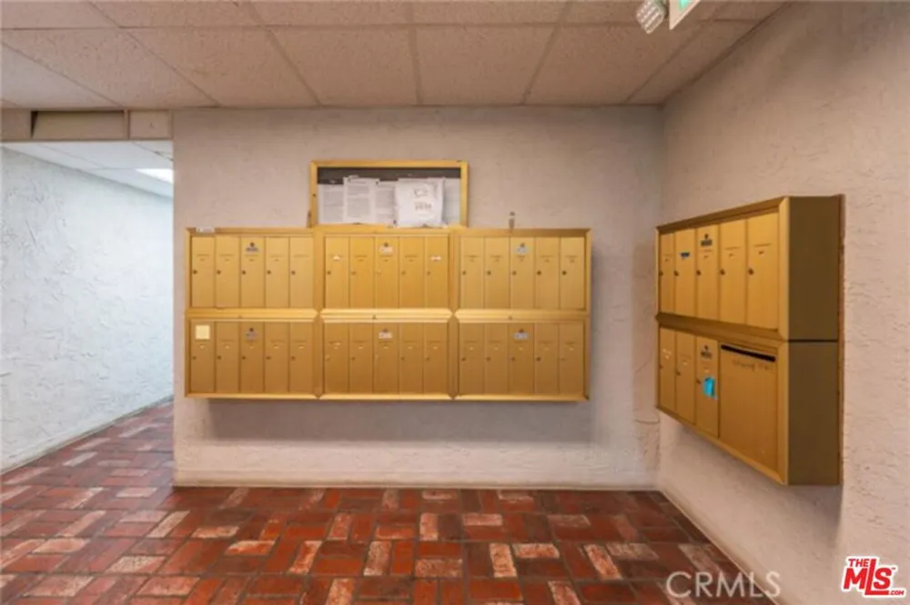 1375 Kelton Avenue #104 Los Angeles, CA 90024