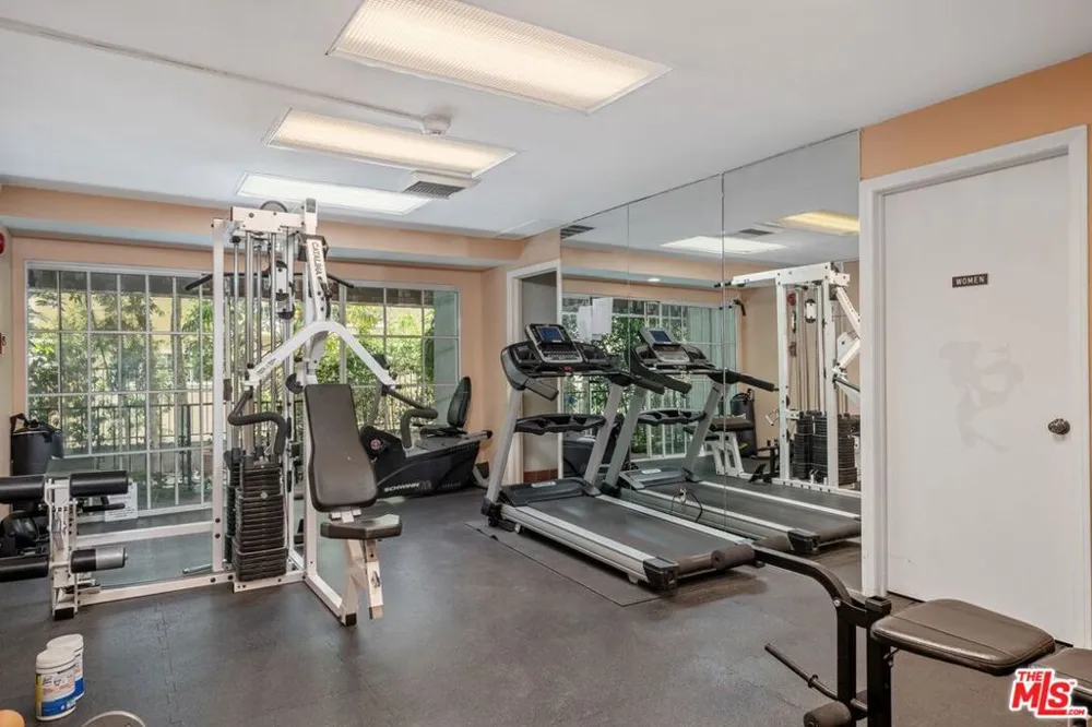 1375 Kelton Avenue #104 Los Angeles, CA 90024