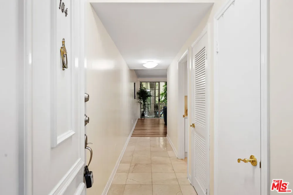 1375 Kelton Avenue #104 Los Angeles, CA 90024