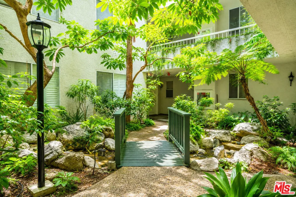 1375 Kelton Avenue #104 Los Angeles, CA 90024