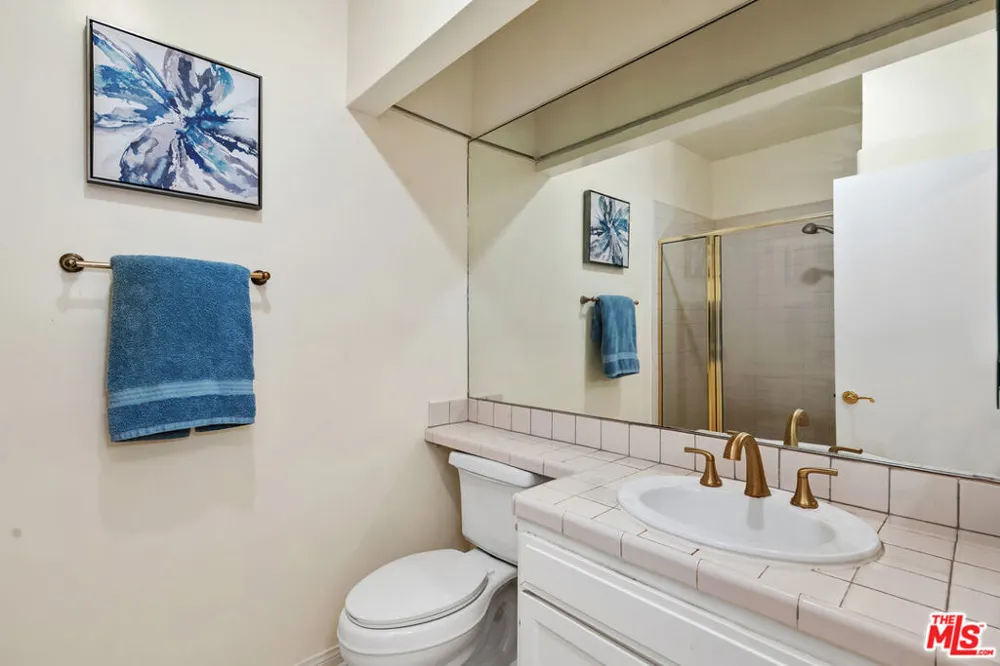 1375 Kelton Avenue #104 Los Angeles, CA 90024