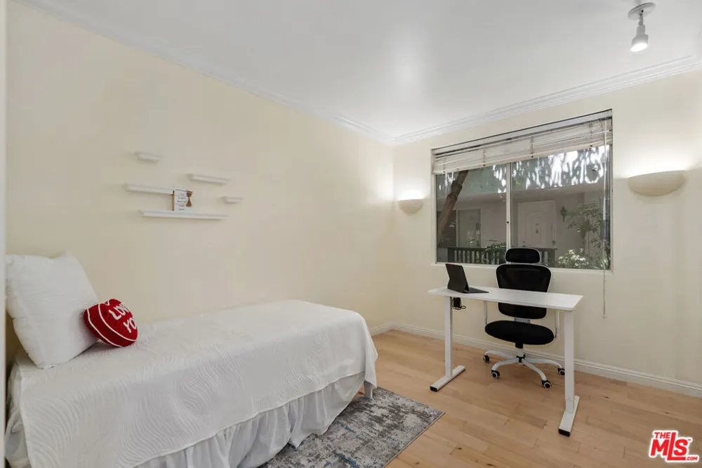 1375 Kelton Avenue #104 Los Angeles, CA 90024