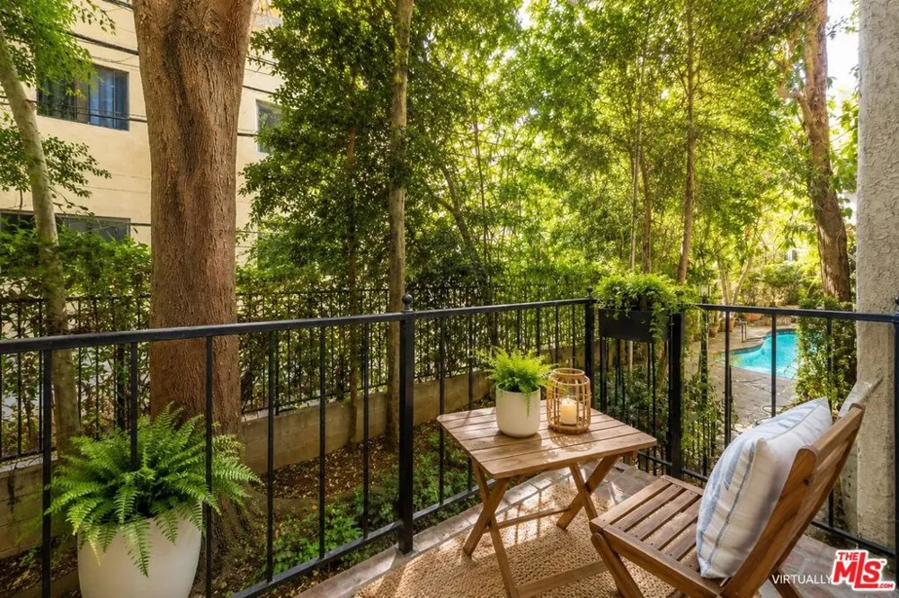 1375 Kelton Avenue #104 Los Angeles, CA 90024