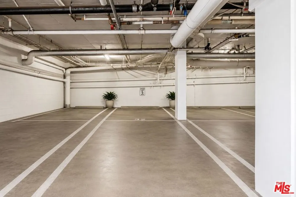 1375 Kelton Avenue #104 Los Angeles, CA 90024