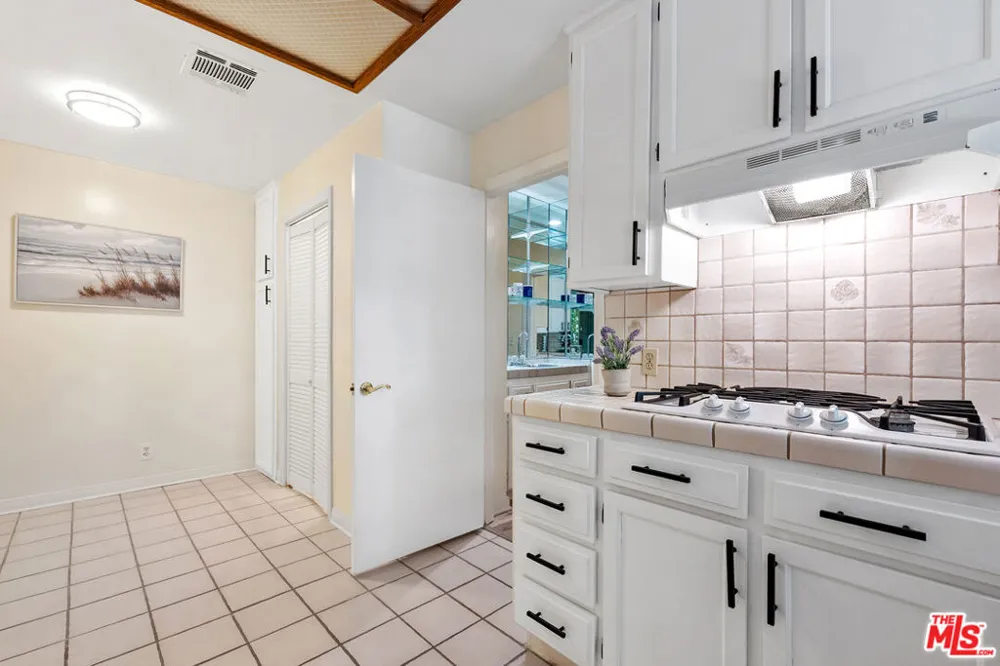1375 Kelton Avenue #104 Los Angeles, CA 90024