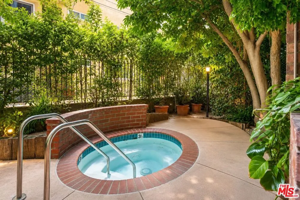 1375 Kelton Avenue #104 Los Angeles, CA 90024