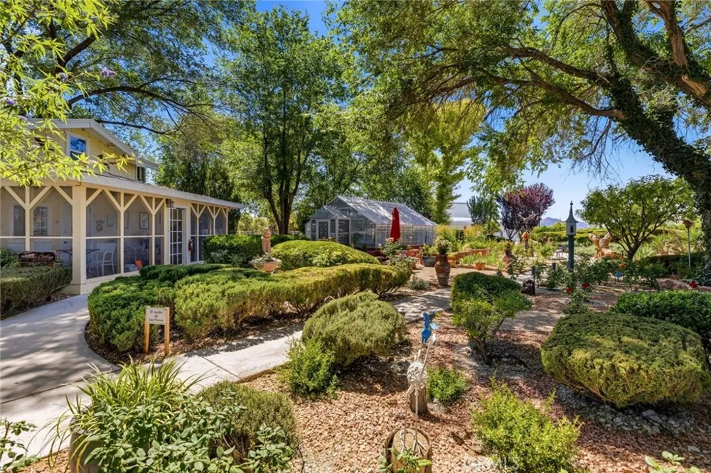 2500 Kingston Road Baker, CA 92309