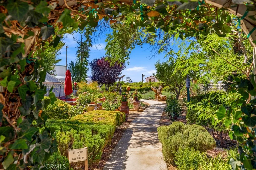 2500 Kingston Road Baker, CA 92309