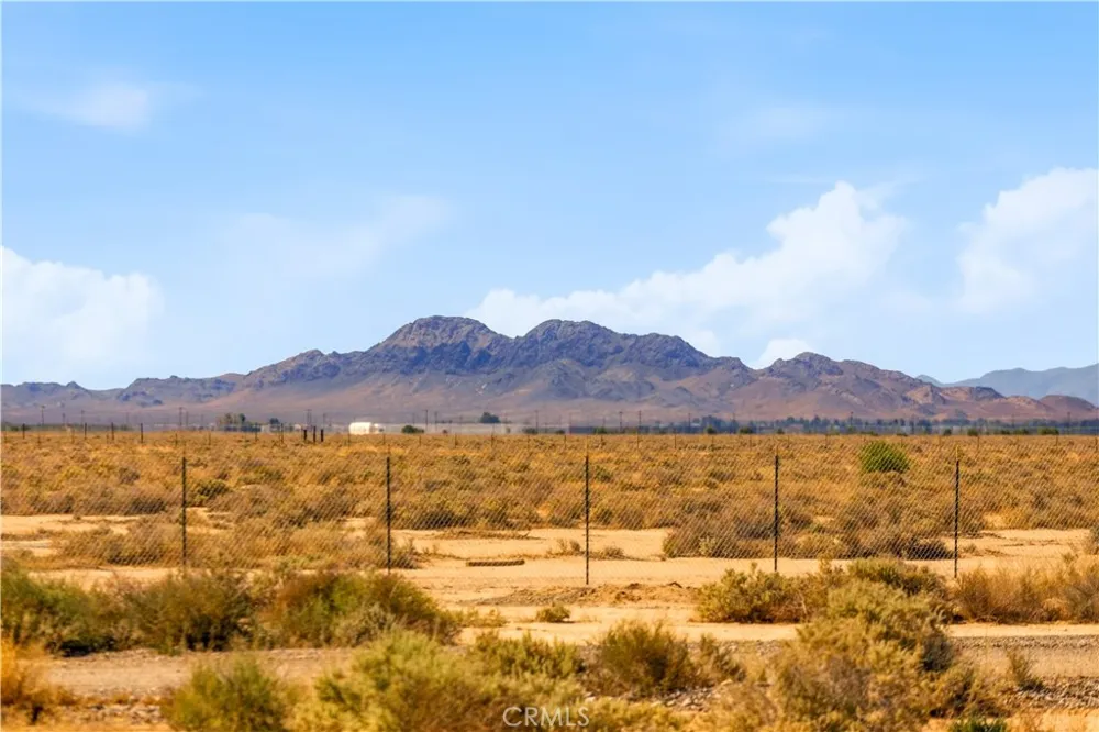 2500 Kingston Road Baker, CA 92309