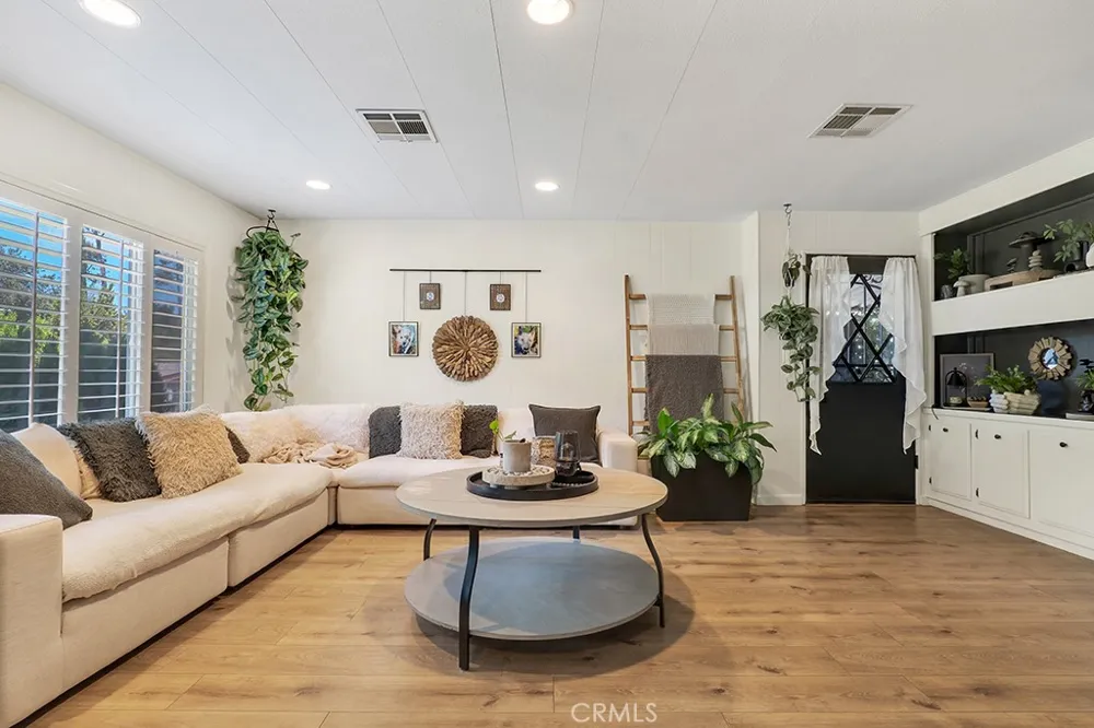 23777 Mulholland Highway #4 Calabasas, CA 91302