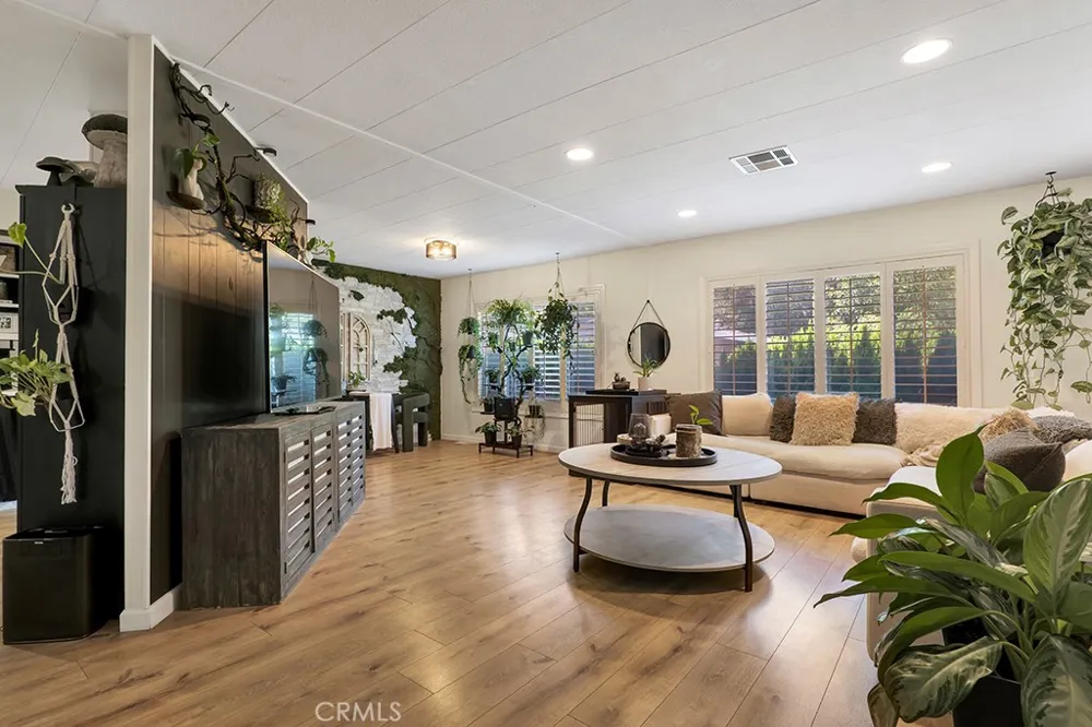 23777 Mulholland Highway #4 Calabasas, CA 91302