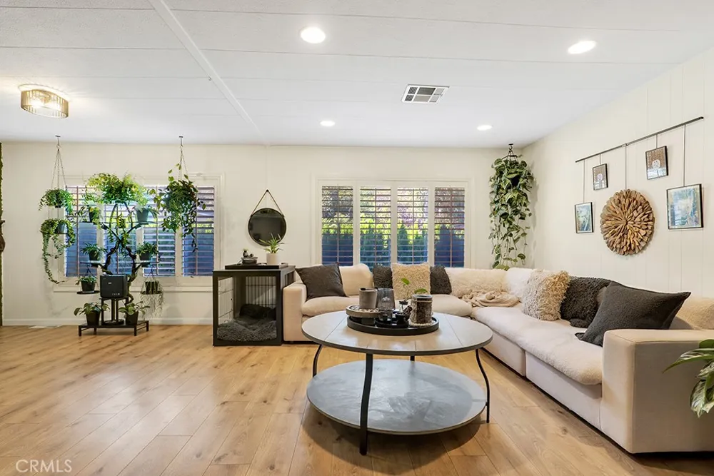 23777 Mulholland Highway #4 Calabasas, CA 91302