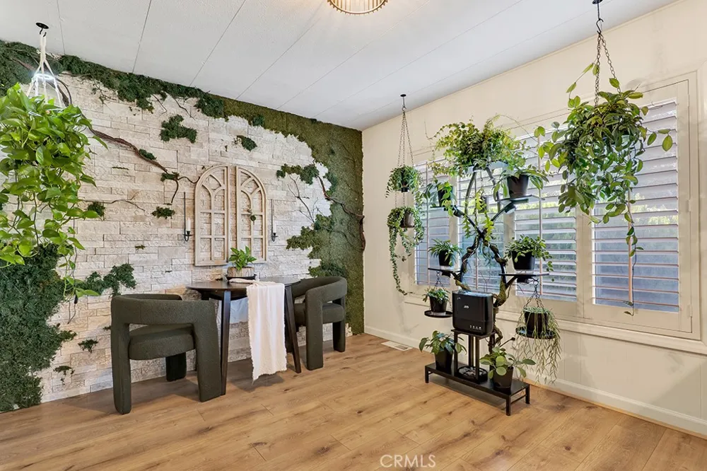 23777 Mulholland Highway #4 Calabasas, CA 91302