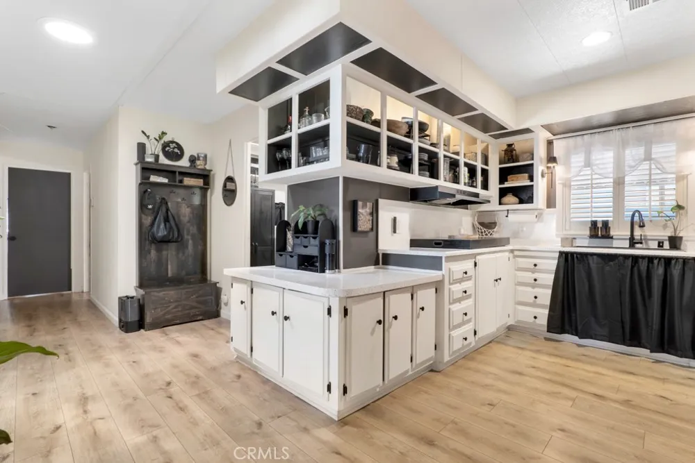 23777 Mulholland Highway #4 Calabasas, CA 91302
