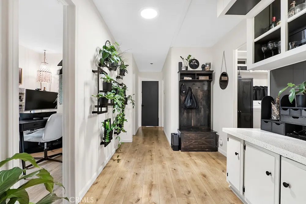 23777 Mulholland Highway #4 Calabasas, CA 91302