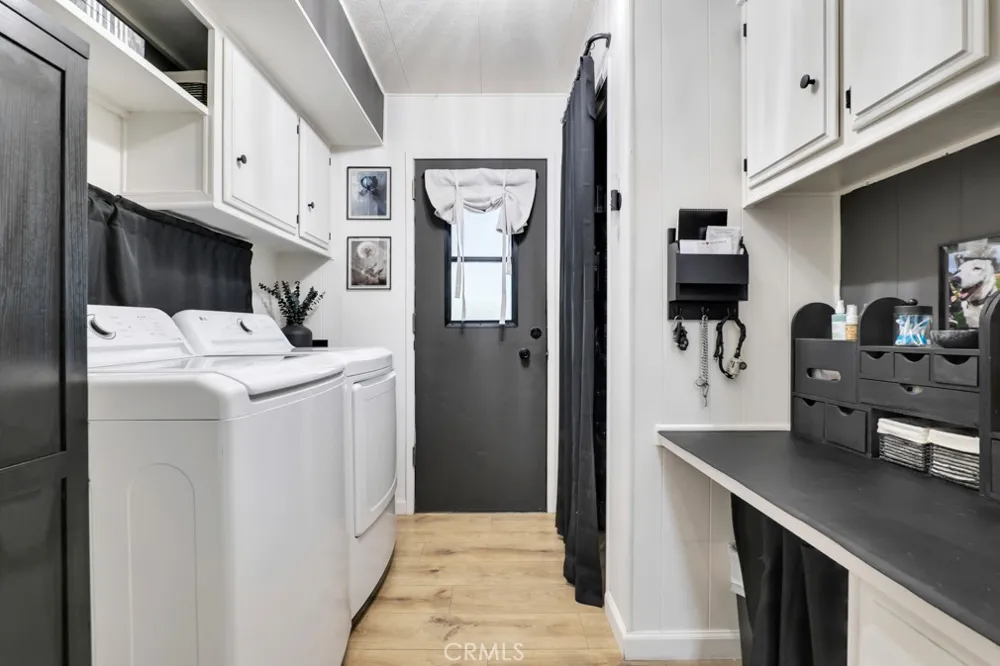 23777 Mulholland Highway #4 Calabasas, CA 91302