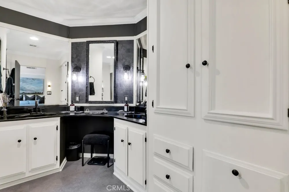 23777 Mulholland Highway #4 Calabasas, CA 91302