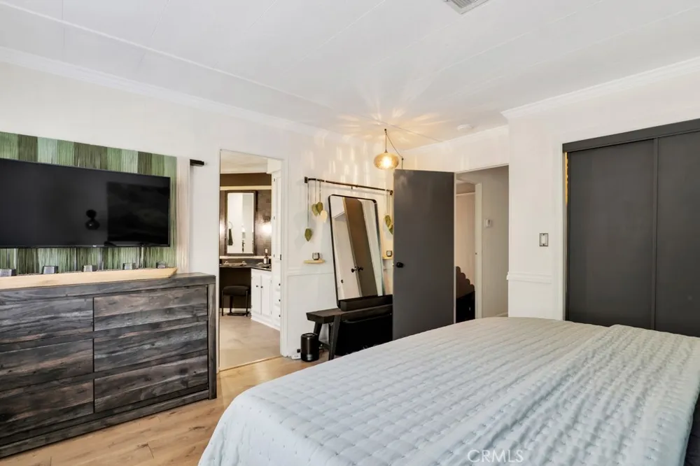 23777 Mulholland Highway #4 Calabasas, CA 91302
