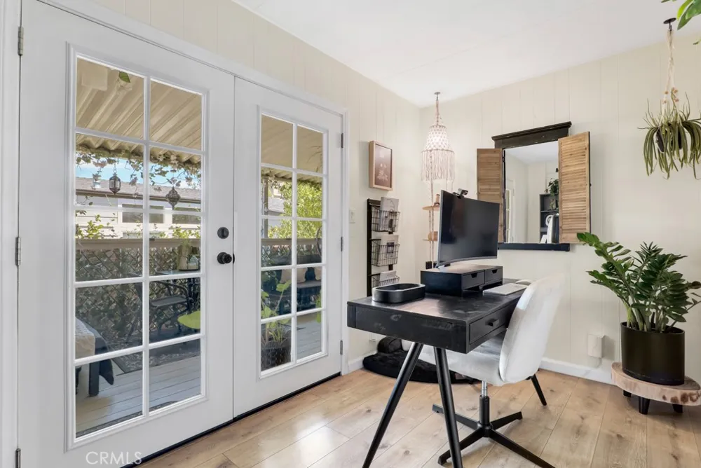 23777 Mulholland Highway #4 Calabasas, CA 91302