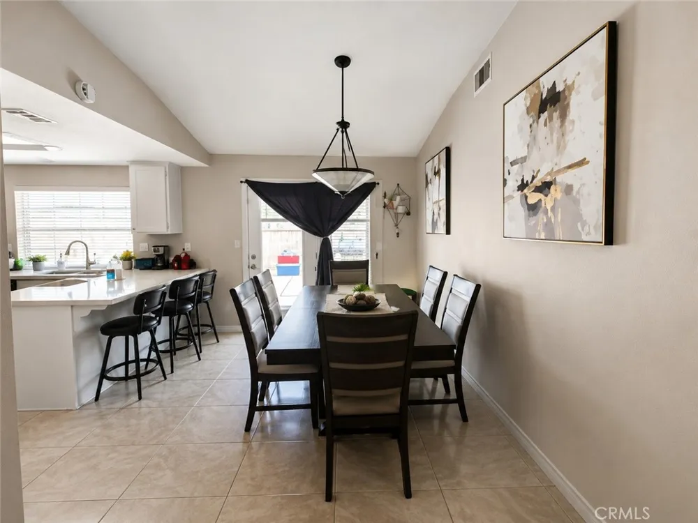 2737 La Vida Drive Lancaster, CA 93535