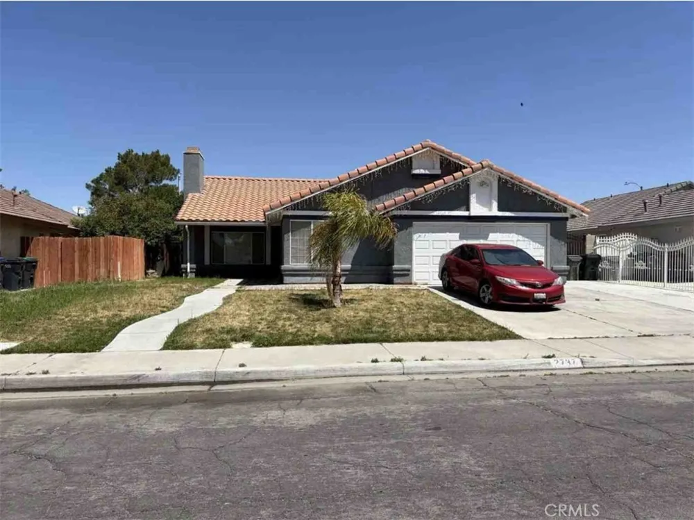 2737 La Vida Drive Lancaster, CA 93535