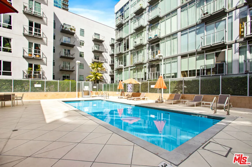 645 W 9th Street #529 Los Angeles, CA 90015