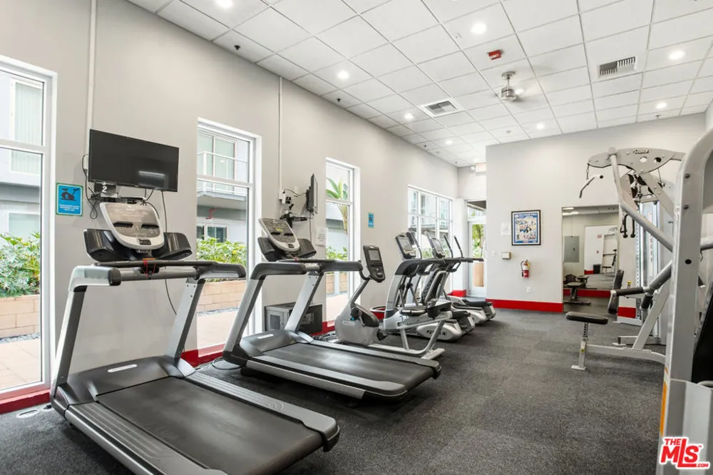 645 W 9th Street #529 Los Angeles, CA 90015