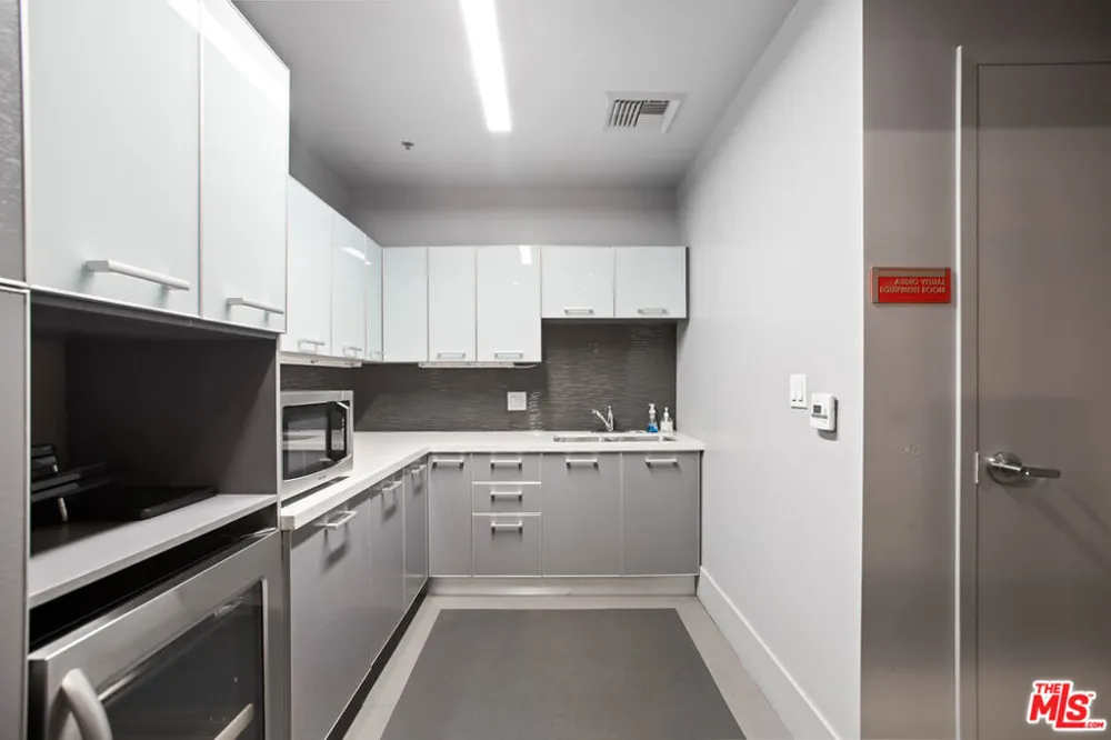 645 W 9th Street #529 Los Angeles, CA 90015