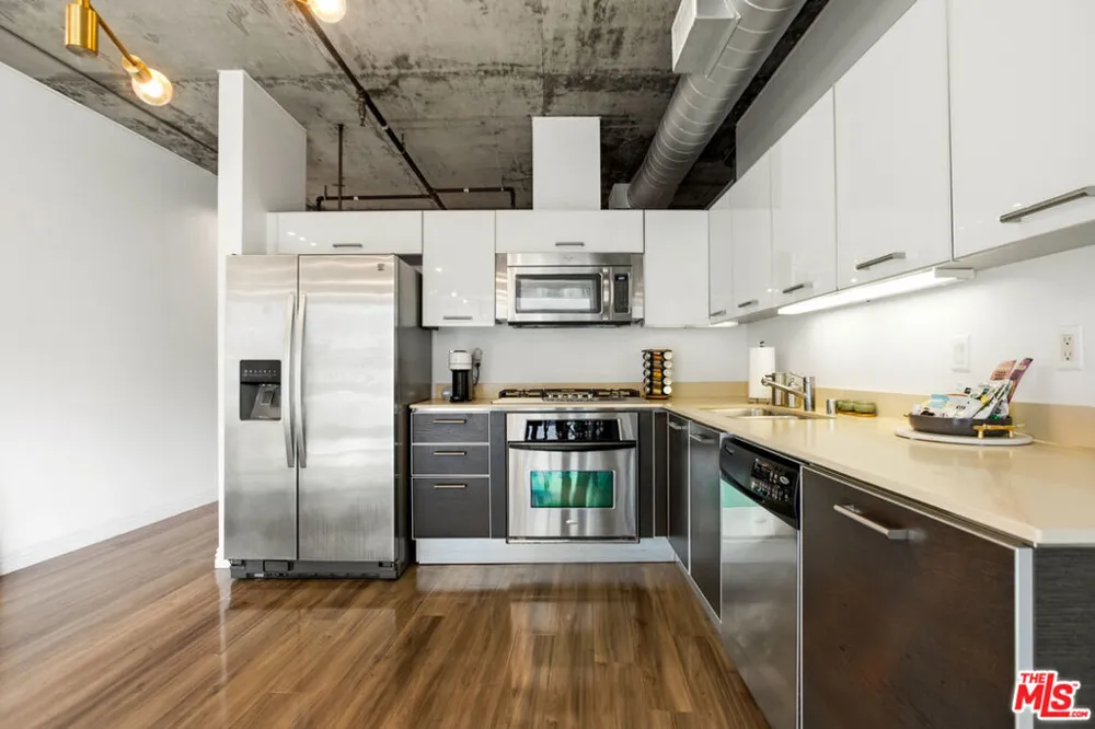 645 W 9th Street #529 Los Angeles, CA 90015