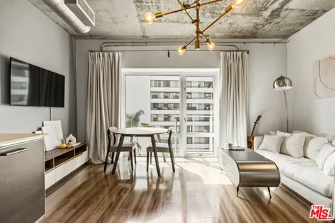 645 W 9th Street #529