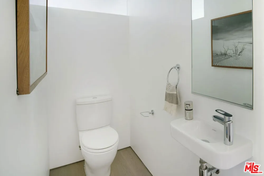 927 Hyperion Avenue Los Angeles, CA 90029
