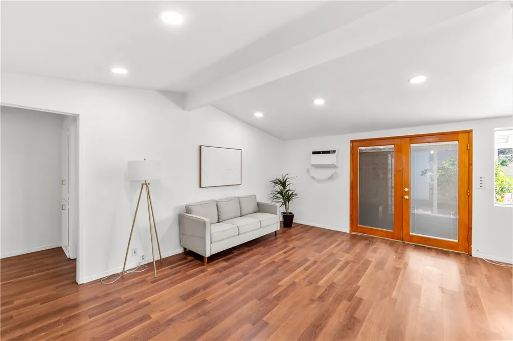 11892 Sandy Anaheim, CA 92804