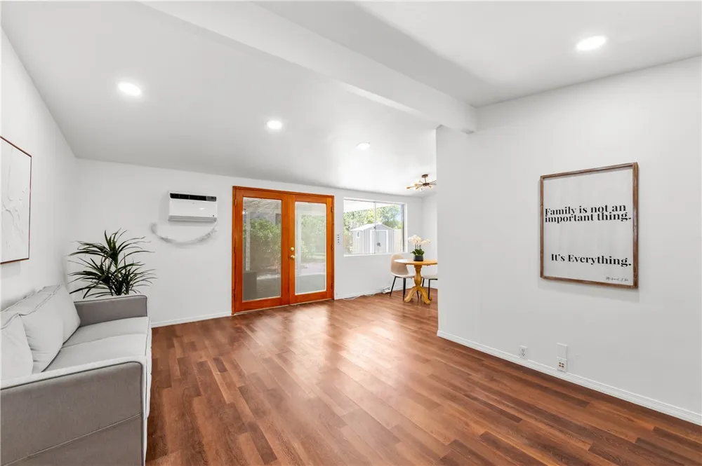 11892 Sandy Anaheim, CA 92804