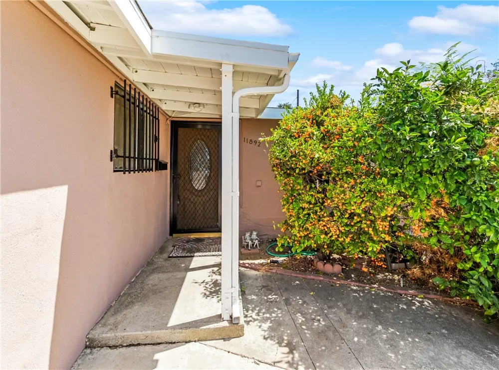 11892 Sandy Anaheim, CA 92804