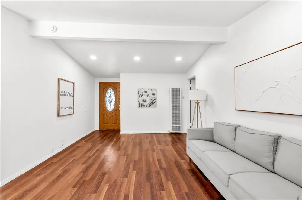 11892 Sandy Anaheim, CA 92804