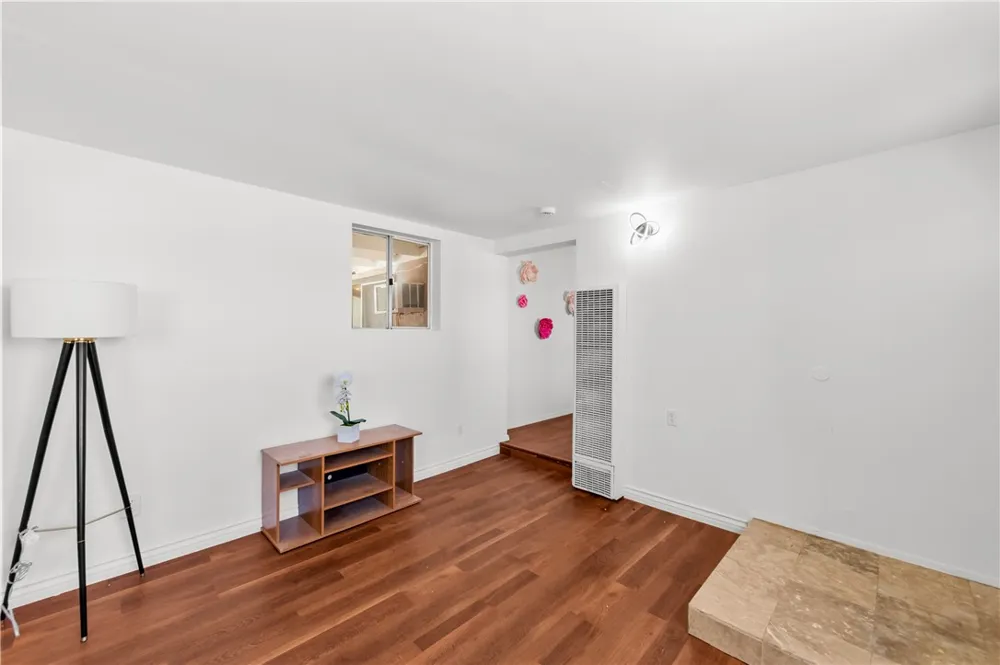 11892 Sandy Anaheim, CA 92804