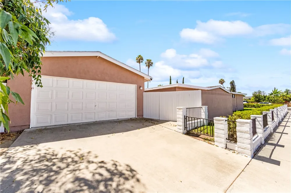 11892 Sandy Anaheim, CA 92804