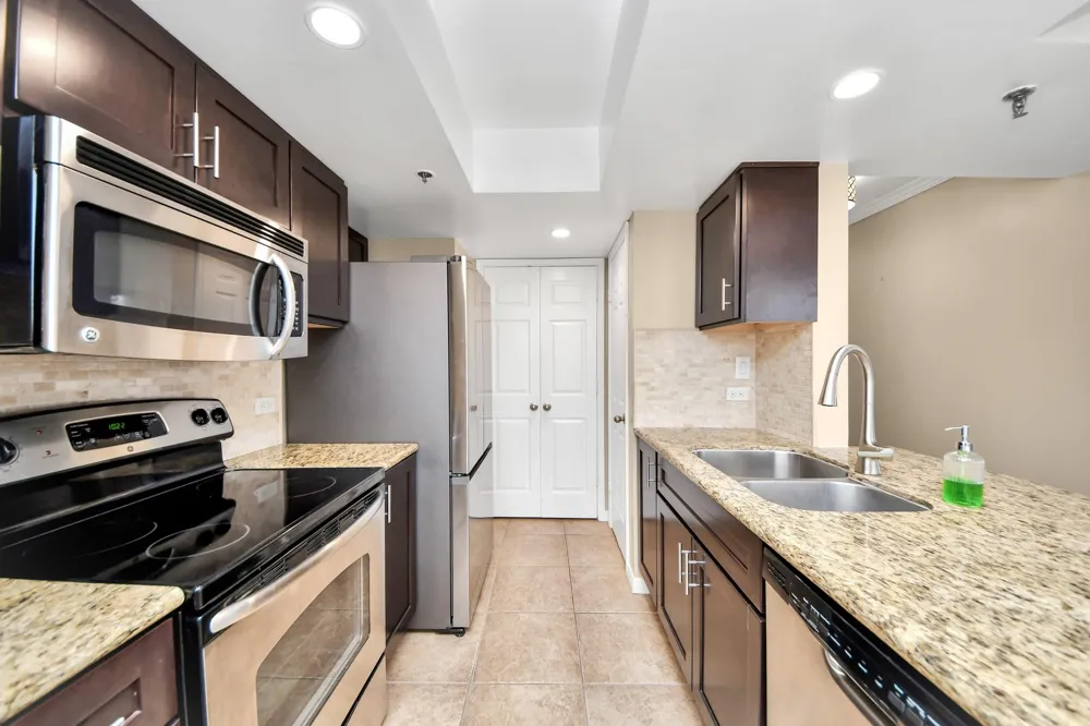 3525 Sage Road #909 Houston, TX 77056