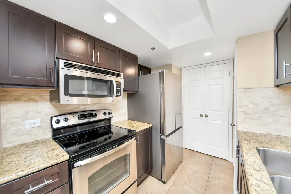 3525 Sage Road #909 Houston, TX 77056