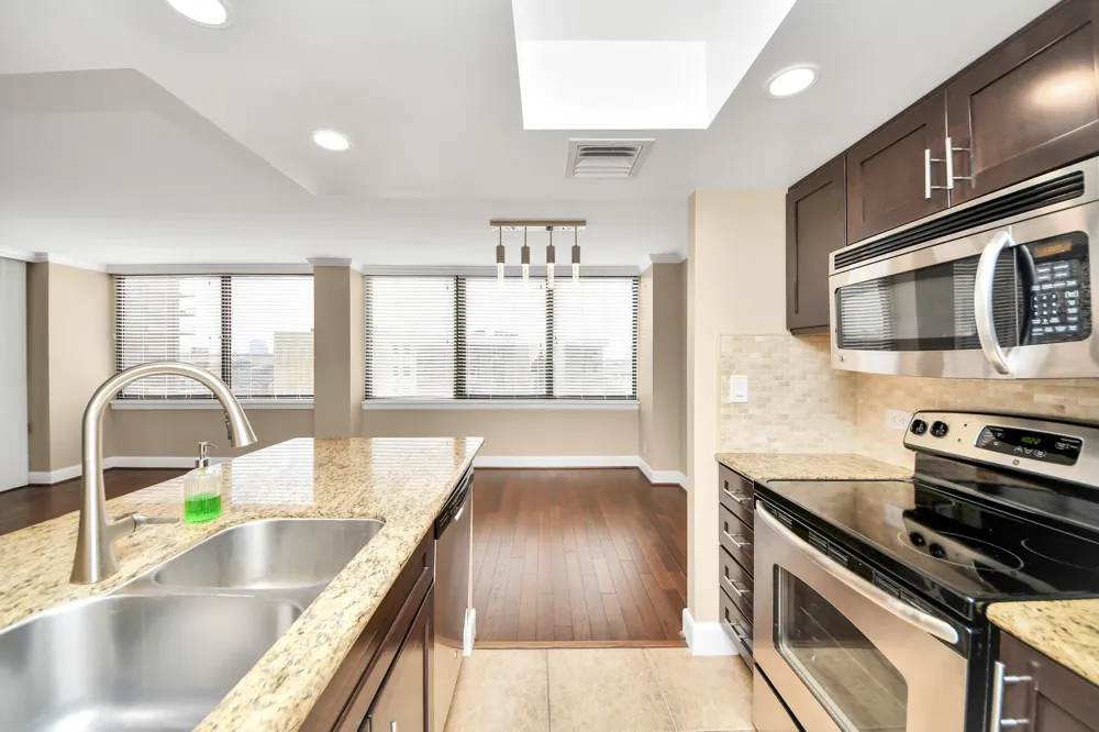 3525 Sage Road #909 Houston, TX 77056