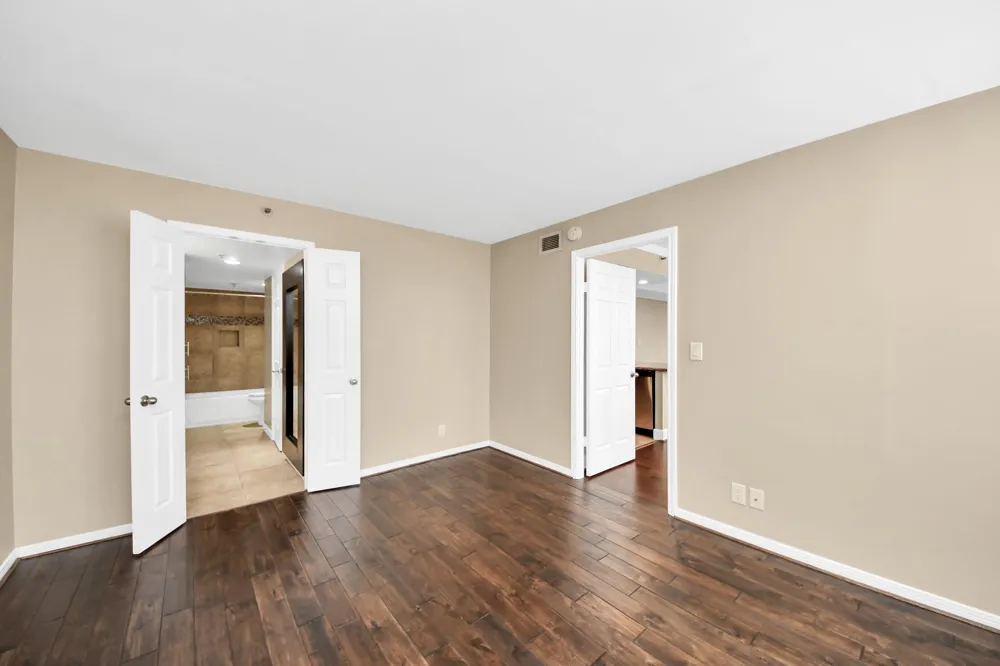 3525 Sage Road #909 Houston, TX 77056