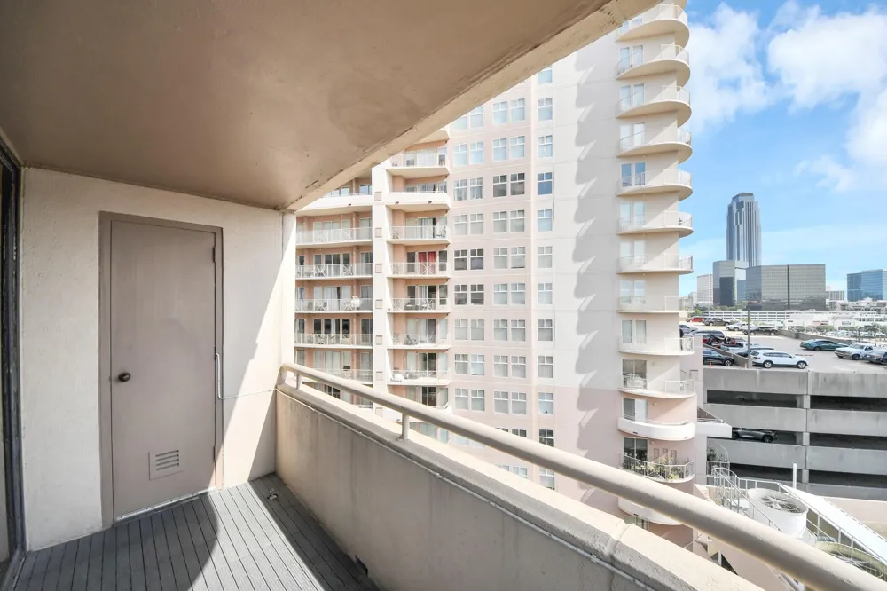 3525 Sage Road #909 Houston, TX 77056
