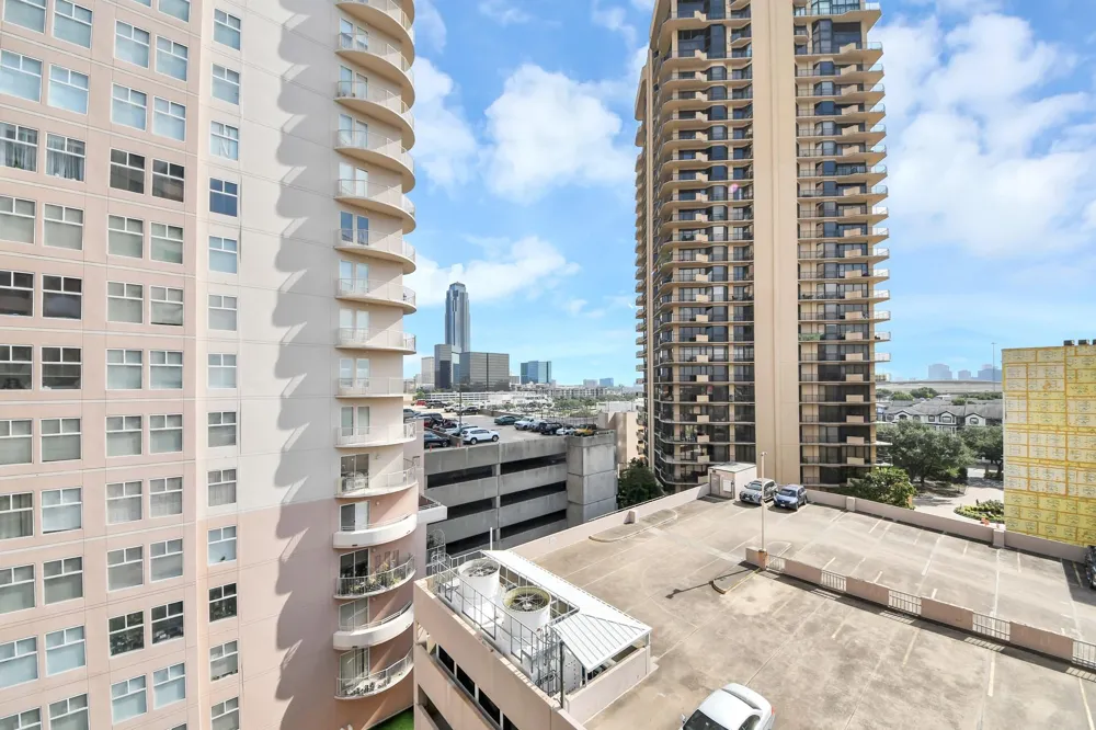 3525 Sage Road #909 Houston, TX 77056