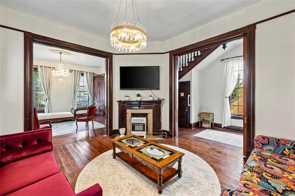 1807 Church Street Galveston, TX 77550