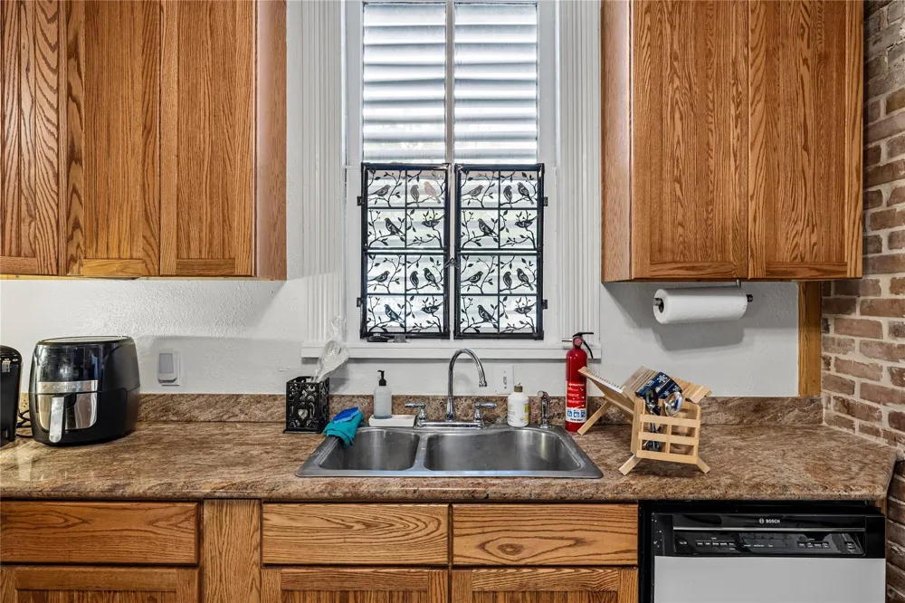 1807 Church Street Galveston, TX 77550