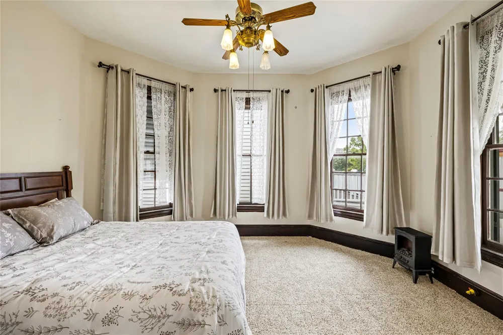 1807 Church Street Galveston, TX 77550