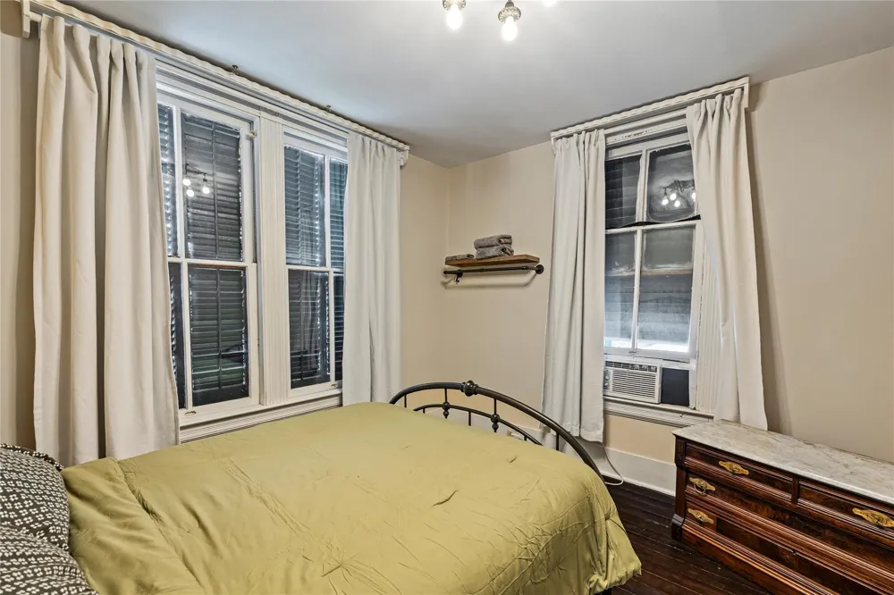1807 Church Street Galveston, TX 77550