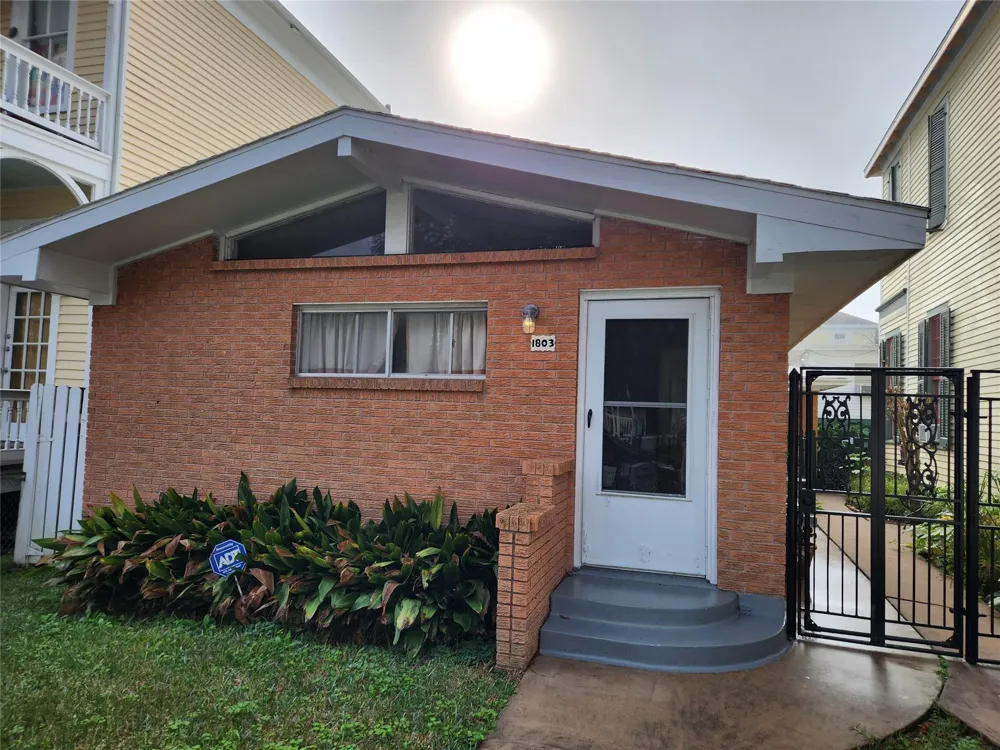 1807 Church Street Galveston, TX 77550