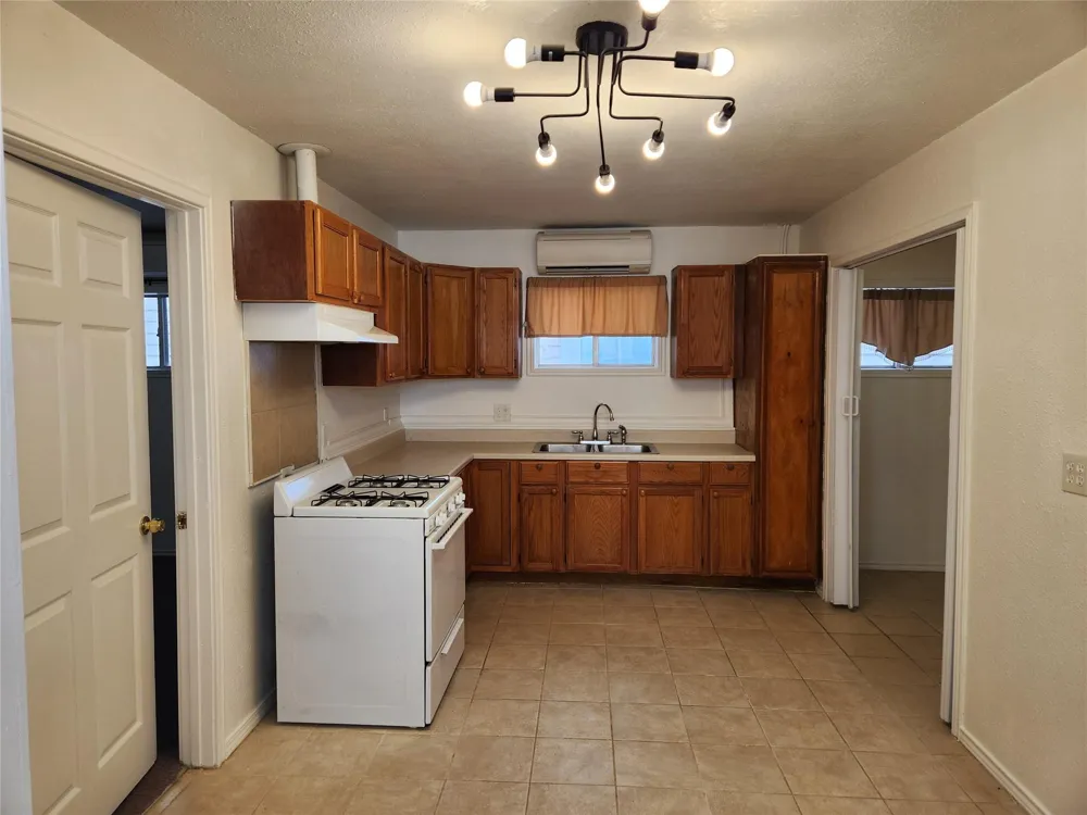 1807 Church Street Galveston, TX 77550