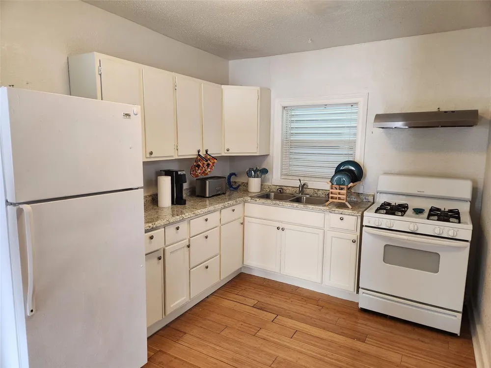1807 Church Street Galveston, TX 77550